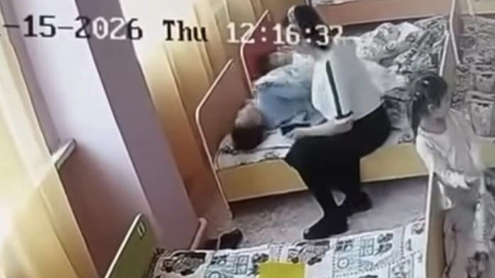 Шымкенттегі балабақшада шу: Тәрбиеші бүлдіршіндерді шприцпен қорқытқан
