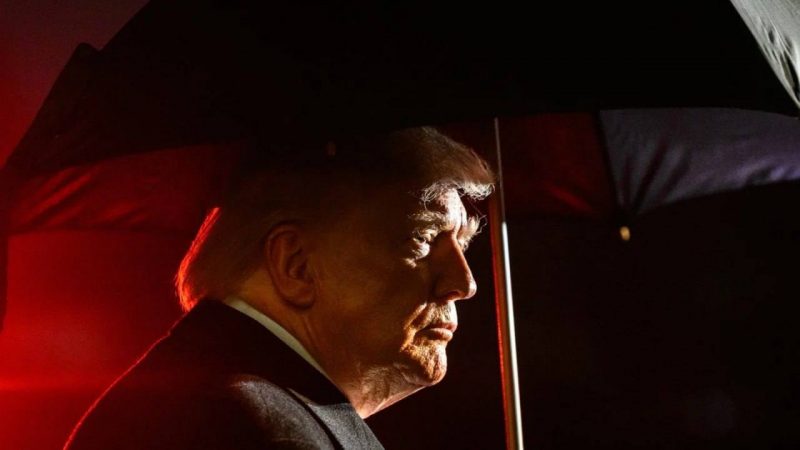 Дональд Трамп өзін Венесуэланың уақытша президенті етіп «тағайындады»