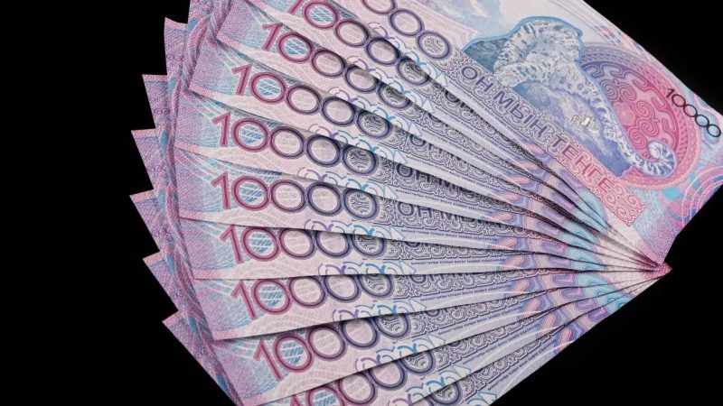 Көлік әпереміз деп алдаған: Қостанайда 34 адамды 211 миллионға сан соқтырған алаяқтар сотталды