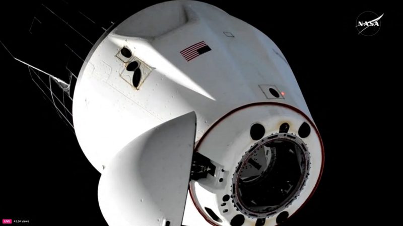 ХҒС-та төтенше жағдай: SpaceX кемесі астронавтың ауруына байланысты шұғыл Жерге оралуда