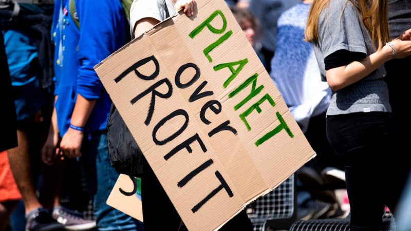 Трамп Ирандағы жағдайға араласты: АҚШ наразыларға көмектесуге дайын