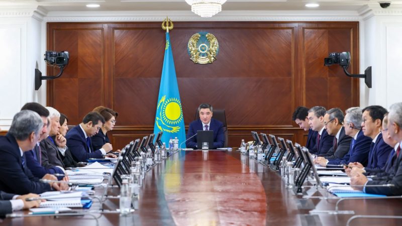 Олжас Бектенов жаңартылған Конституцияның басты басымдықтарын атады