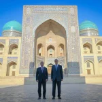Қазақстан мен Өзбекстан президенттері Бұхараның тарихи орындарын аралап көрді