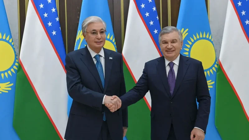 Мемлекет басшысы Қасым-Жомарт Тоқаев Өзбекстан Президенті Шавкат Мирзиёевпен бейресми кездесу өткізді