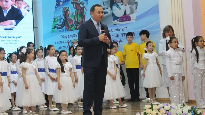 Шымкентте кітап сүйер оқушылар марапатталды: Ұлттық кітап күніне орай