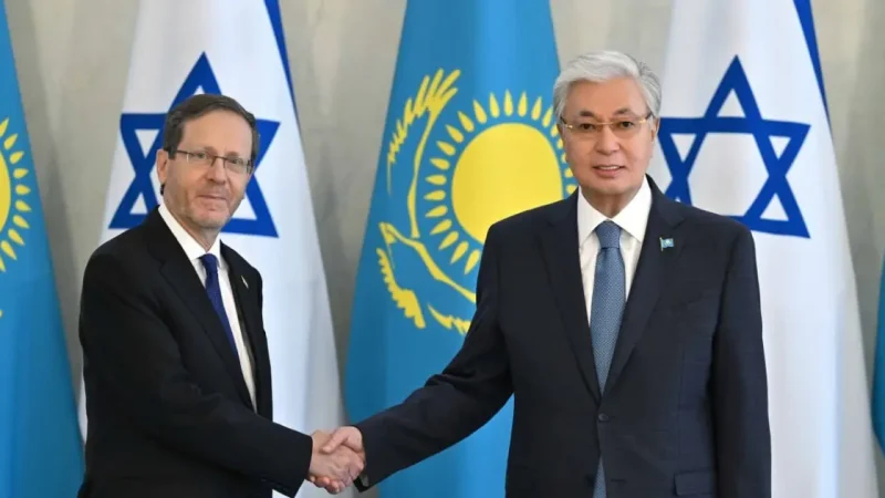 Тоқаев пен Израиль президенті Ақордада кездесті: әке жолын жалғаған сапар