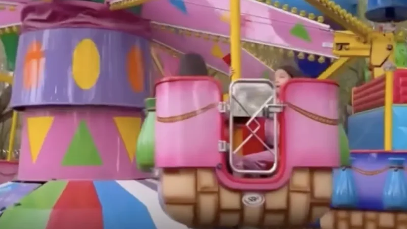 Астанада балалар мінген аттракцион құлады: саябақ басшылығы себебін айтты