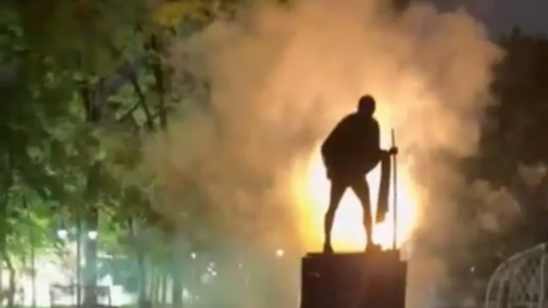 Алматыдағы Ганди саябағында отшашу адамдарға қарай ұшты: полиция іздестіріп жатыр