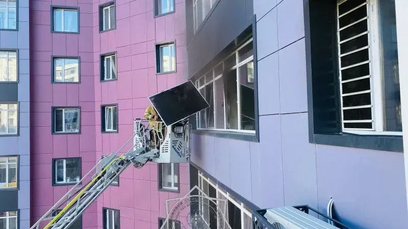 Астанада 12 қабатты үй өртенді: тұрғындар эвакуацияланды