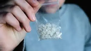 Астанада жалдамалы пәтерде есірткі сақтаған жігіт ұсталды: 22 жастағы күдікті не істеді?