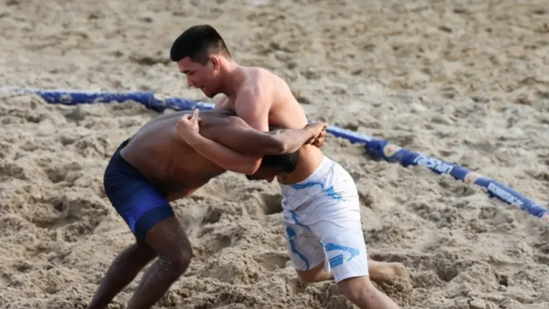 Жағажай күресі: Қазақстан үш балуаны Азия ойындарының қоласына таласады