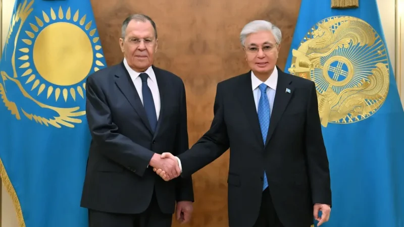 Путин Қазақстанға келеді: Тоқаев пен Лавров Ақордада кездесті