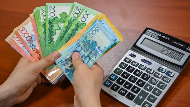 Ең төменгі жалақы өсе ме? Жұманғарин мәжілісте жауап берді