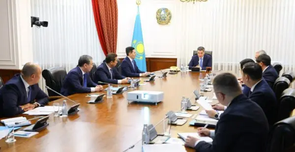 Олжас Бектенов жеңіл өнеркәсіпті дамытудың жаңа жолдарын іздеуді тапсырды