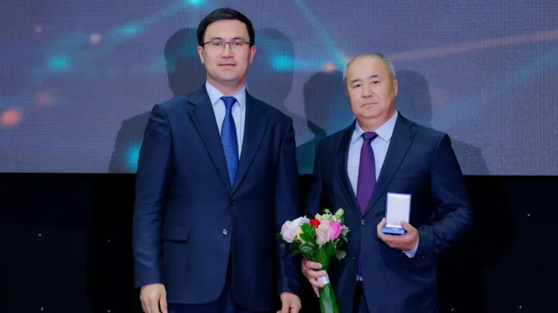Астанада байланыс саласының үздіктері марапатталды: кімдер көзге түсті?
