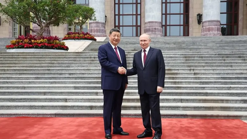 Путин Қытай сапарын аяқтады: Бейжің әуежайында құрмет көрсетілді