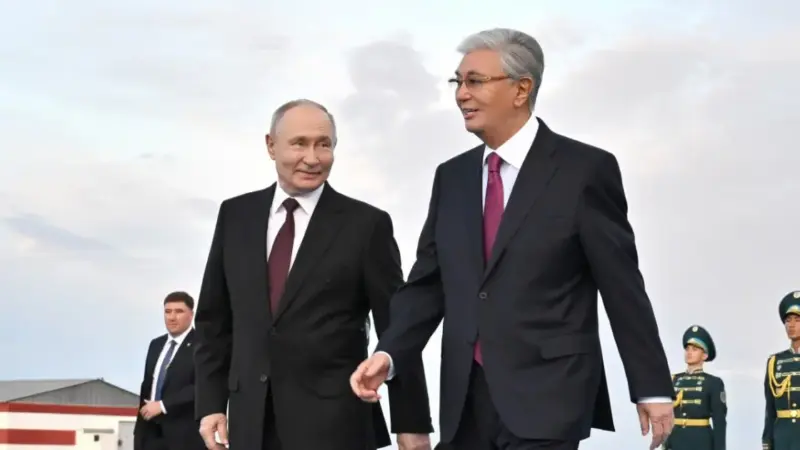 Путин Қазақстанға келді: Ақордада келіссөздер өтеді