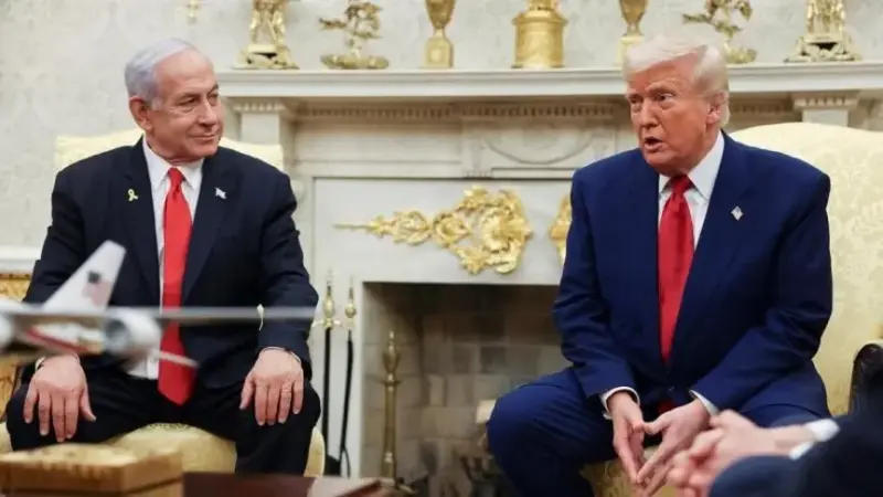 Трамп пен Нетаньяху бір күнде екі рет телефон арқылы сөйлесті