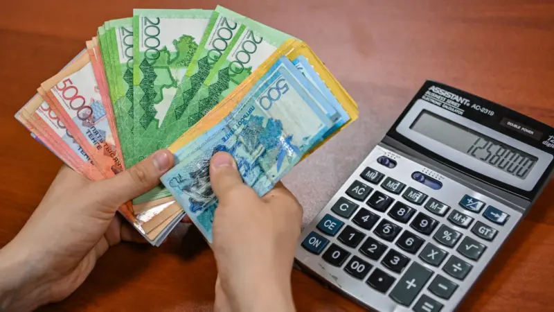 Балқашта зейнеткер қызынан алимент талап етті