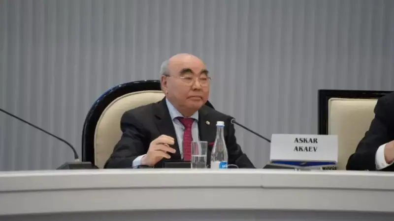Қырғызстанның тұңғыш президенті Асқар Ақаев Садыр Жапаровқа қосымша өкілеттік беруді ұсынды