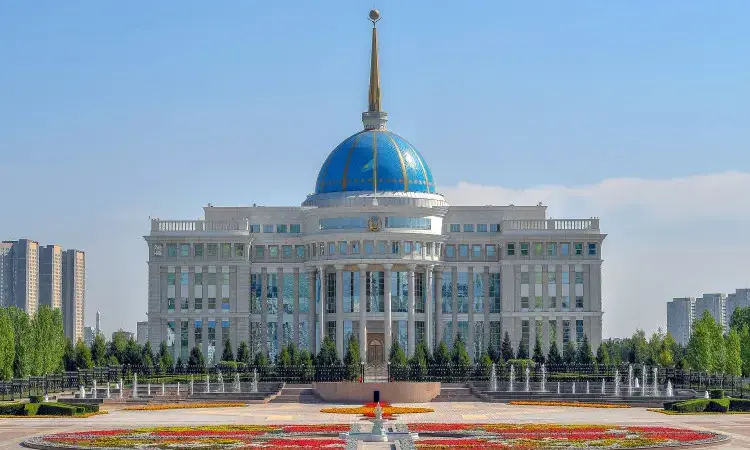 Мемлекет басшысы Нұрсұлтан Назарбаевты туған күнімен құттықтады