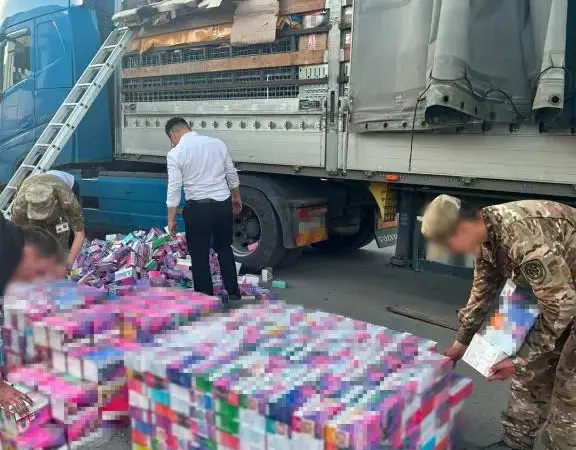Қостанай облысында «вейптердің» ірі партиясын заңсыз әкелу әрекеті тоқтатылды